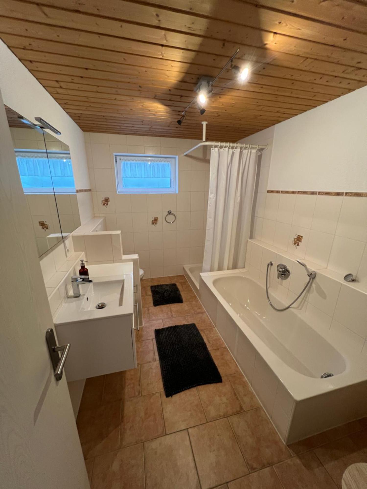 Gemuetliche Ferienwohnung Im Herzen Des Schwarzwaldes Niedereschach Esterno foto